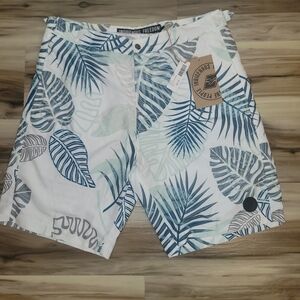 NWT Indigenous Freedom Surfmentality Leaf Print Swim Shorts Large